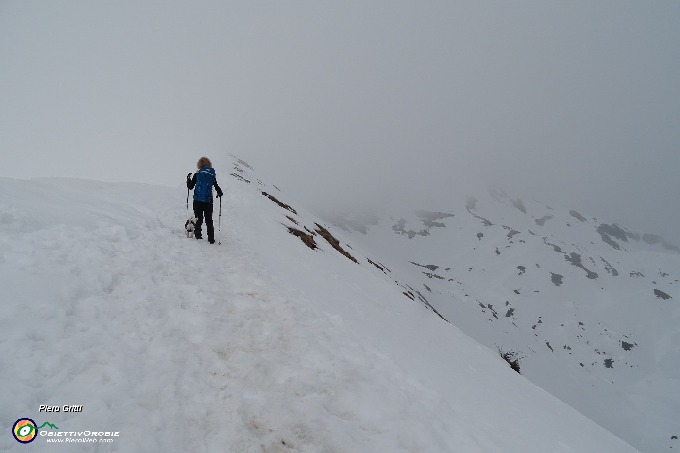 41 Avanti nella neve e nella nebbia....JPG